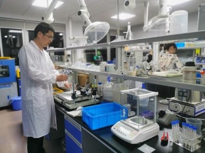 研發創新破壟斷，成果轉化增效益——記化學與材料工程學院熊前程博士在新材料技術研發領域的卓越貢獻